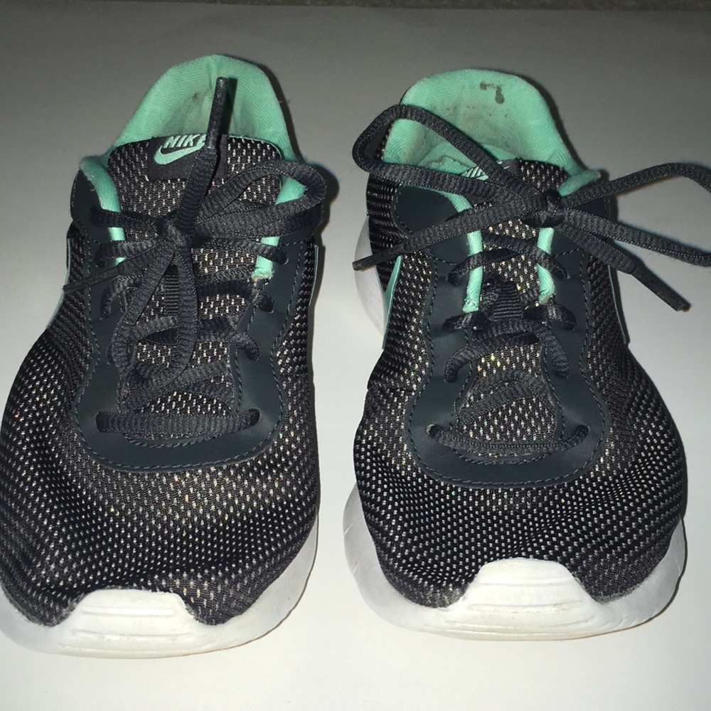 Nike size y7 shoes